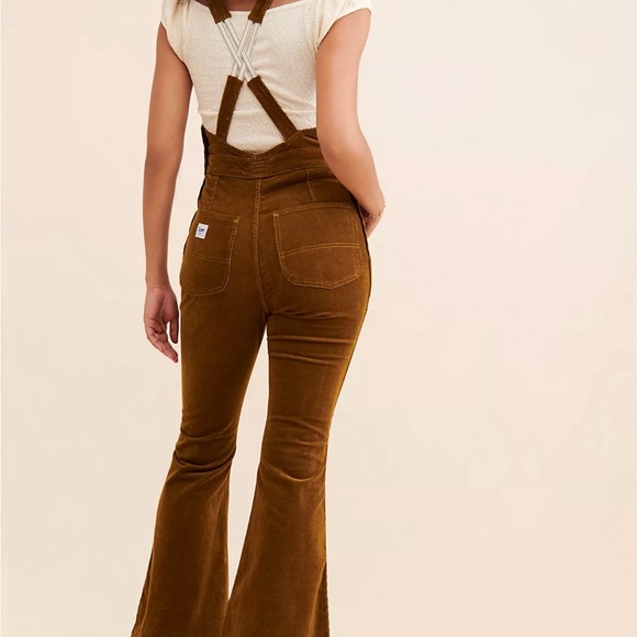 Free People Lee brand  brown courdroy overalls size large - Picture 4 of 10